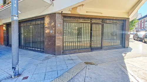 Imagen 2 de 14 de Local En Esquina En Barracas