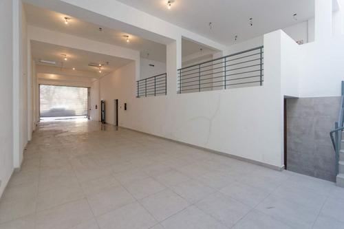 Venta Local Estrenar Doble Altura Villa Devoto