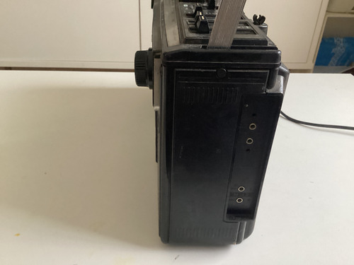 Sanyo Am/fm Stereo Radio Cassette Recorder M-9902f (Usado)