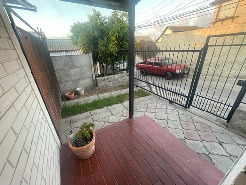 Gran Oportunidad - Casa En Venta, Los Aromos