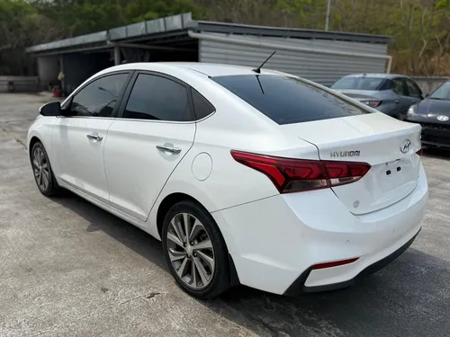 Hyundai Accent 1.6 Hb Gls At