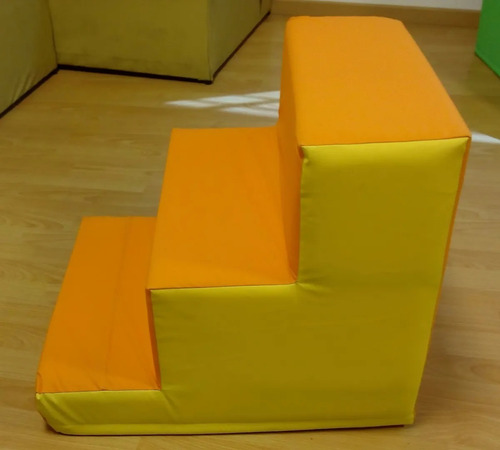 Imagen 1 de 2 de Escalera De Gomaespuma Psicomotricidad Estimulacion Niños