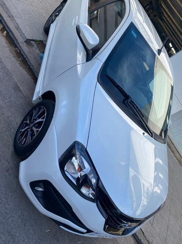 Imagen 4 de 12 de Toyota Etios 2022 0km Xls Pack 5p Automatico Blanco Perlado