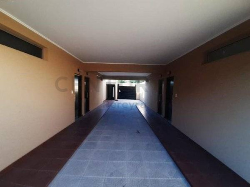 Imagen 10 de 18 de 133 Entre 70 Y 71 . Duplex En Venta, Los Hornos.-