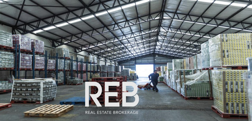 Bodega En Sector Industrial Con Excelente Accesos Y Vias