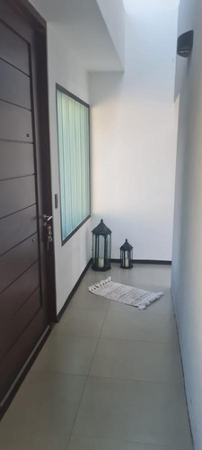 Casa En Venta - 3 Dormitorios 4 Baños - Cochera - 900mts2 - Ituzaingó