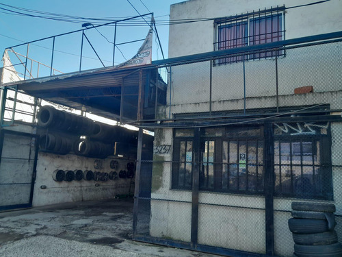 Lote Con Construccion En San Fernando Sobre Avenida