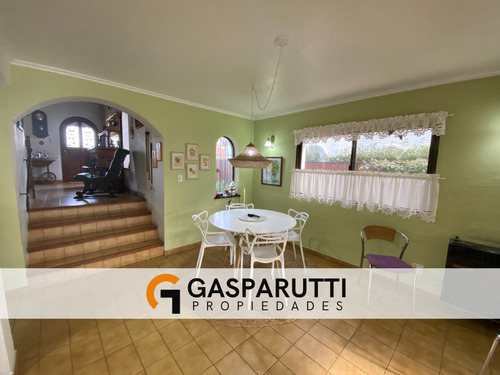 Casa En Venta En Aranjuez Country Club, 4 Dorm. Con Pileta!