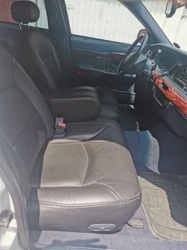 Ford Grand Marquis Piel