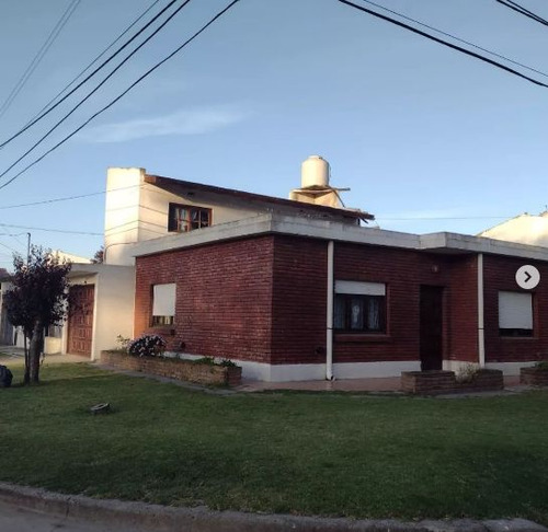 Venta Casa 3 Dormitorios Caisamar Con Cochera