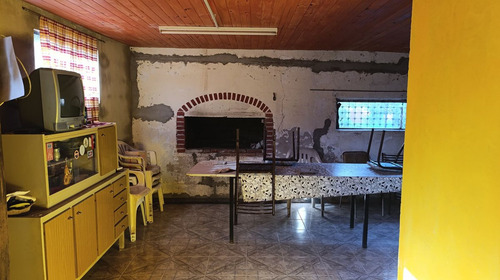 Casa En Barrio Caima.