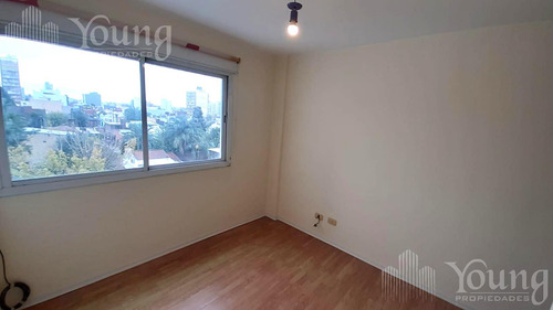 Departamento En Venta }2 Ambientes Con Cochera