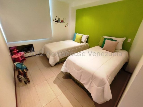 Imagen 5 de 19 de Townhouse En Venta Mls #22-23034 - Laura Colarusso