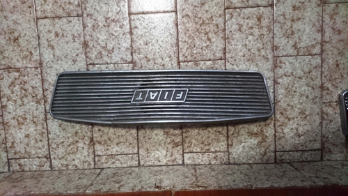 Parrilla Fiat 600 Original (detalle)