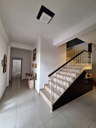Se Vende Casa 435m2 7h/5b/4p Charallave Country Club