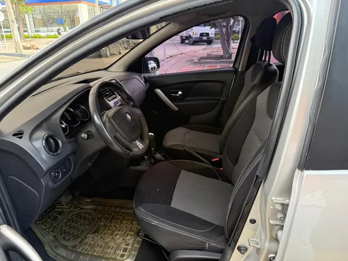 Renault Logan 1.6 Privilege / Intens