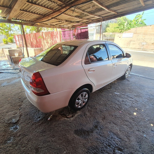 Toyota Etios 2015 1.5 16v Xs 5p