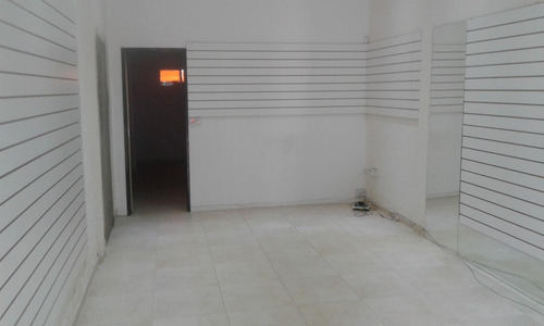 Imagen 5 de 10 de En Venta. Local Centro Comercial Irigoin 1900