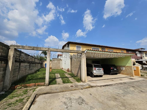Oportunidad De Inversion Apartamento En Venta En La Orquidea Av Aragua Conjunto Privado Todos Los Servicios Estef 24-26152