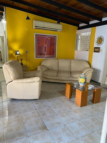 Imagen 3 de 17 de Vendo Casa Barata Y Grande En Turmero, Res. El Nispero - Kg