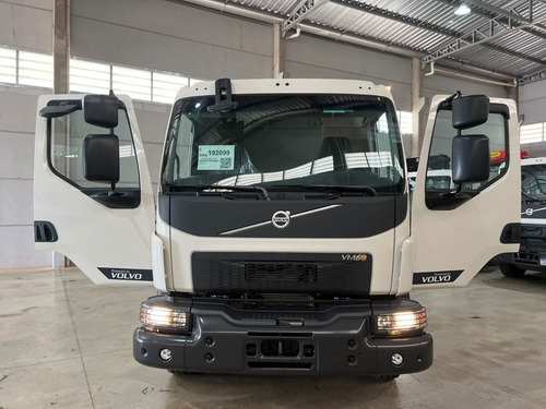 Caminhão Volvo Vm360 6x4 I-shift Rollon/off Grimaldi25 2025