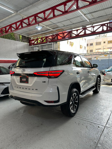 Toyota Fortuner Legender
