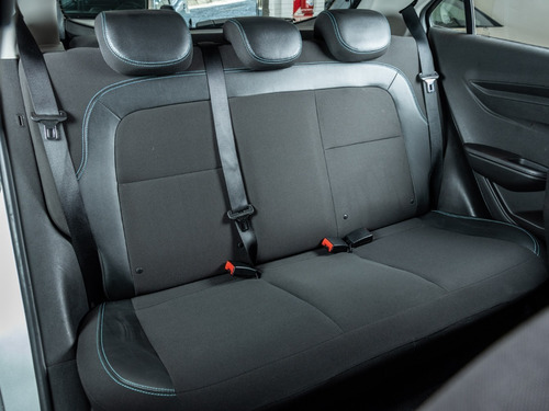 Imagen 13 de 16 de Chevrolet Onix Joy Black 1.4 2021 (nic)