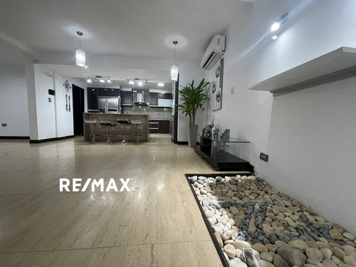 Imagen 7 de 20 de Re/max 2mil Vende Townhouse En Urb. Manantiales Los Robles