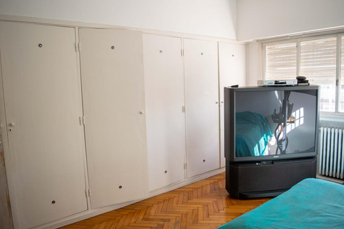 Casa De 4 Ambientes Con Cocheras En Venta En La Lucila