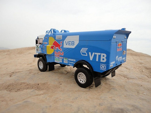 Kamaz 4326 Dakar 2015 1/43 Color Celeste