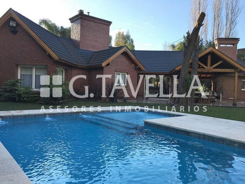 Imagen 3 de 17 de Venta De Chalet 4 Amb. Pileta En Barrio Privado Casco Leloir