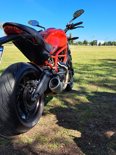 Ducati Monster 797