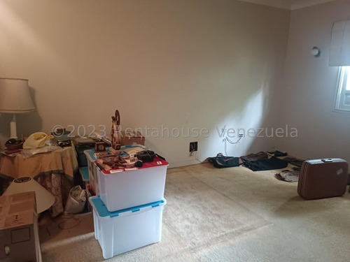 Casa En Venta En Country Club Caracas Para Remodelar Pozo De Agua Chacao Caracas Casas Angela Tochon 2000 Metros Terreno