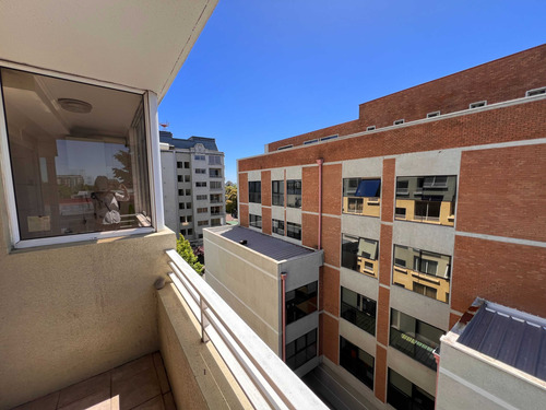 Vende Depto. Excelente Ubicación (65593)
