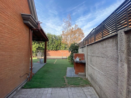 Casa En Venta De 4 Dorm. En Lo Barnechea