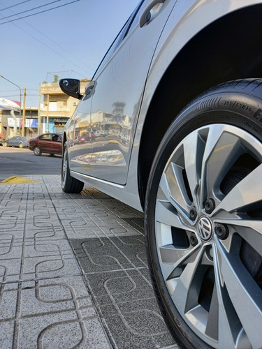 Imagen 3 de 25 de Volkswagen Polo 2018 1.6 Msi Comfort Plus At 6ta