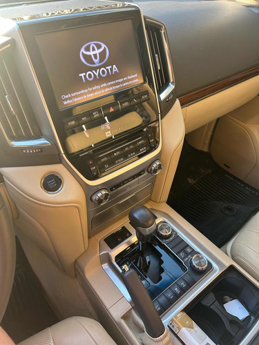 Toyota Land Cruiser 5.7 4x4 At