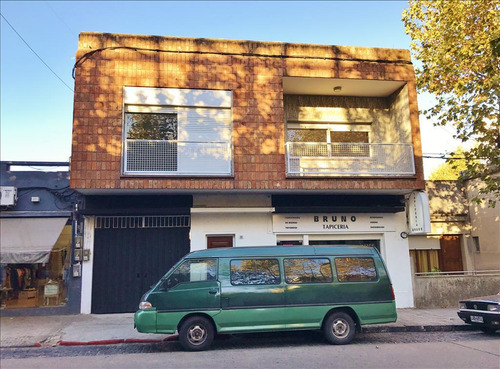 Apartamento En Venta De 2 Amplios Dormitorios Y Patio En Avenida Céntrica De Colonia