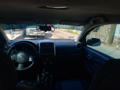 Nissan Versa 1.6 Advance 5vel Mt