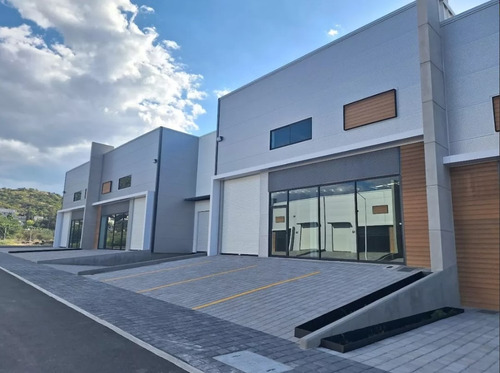 Nave Industrial En Venta En Parque Acupark, Cerca De Piq