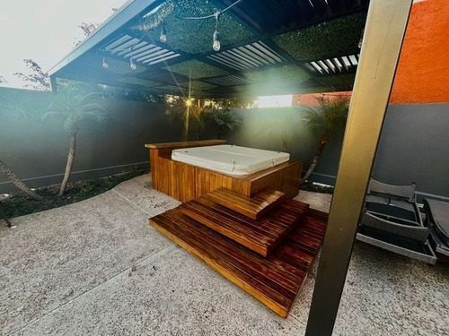Se Vende Pent House En Loma Dorada De 491 M2, Único E Indescriptible.