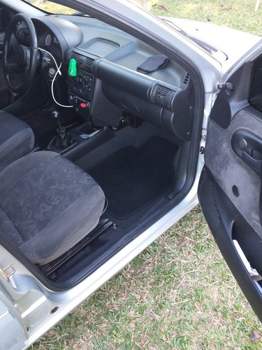 Imagem 3 de 8 de Chevrolet Corsa 2002 1.0 5p
