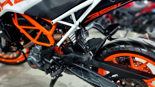 Imagen 9 de 18 de Ktm Duke 390 (2020) 7.000 Km -envios A Todo El Pais-