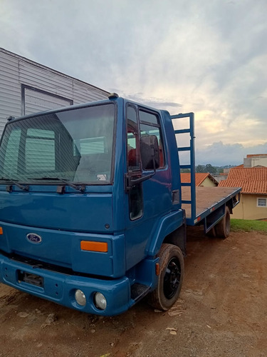 Cargo 815 Ano 2001 Carr. Com Piso Chapeado E Tampas .