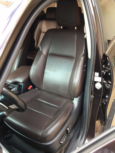 Imagem 6 de 8 de Toyota Sw4 2017 2.8 Tdi Srx 7l 4x4 Aut. 5p