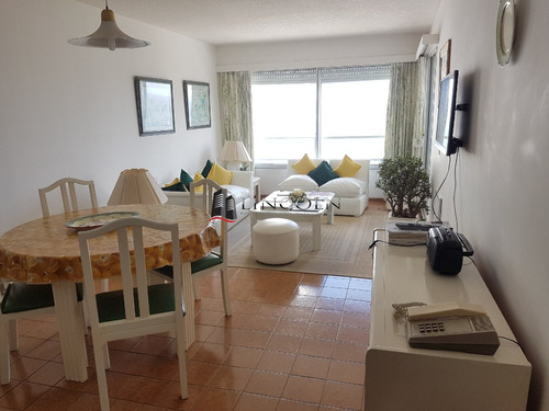 Apartamento 1 Dormitorio Y Medio Vista Al Mar.