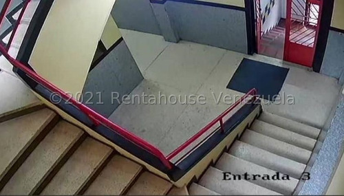 Imagen 7 de 15 de En Venta Edificio De Tres Niveles - Parroquia Santa Rosalia