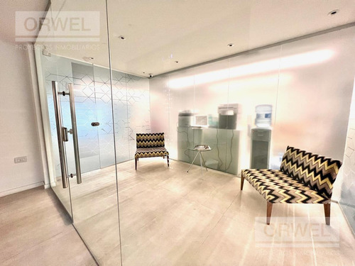 Imagen 3 de 18 de Oficina Lista Para Entrar !!! Se Entrega Con Muebles !!! Impecable !!! Cochera !!!