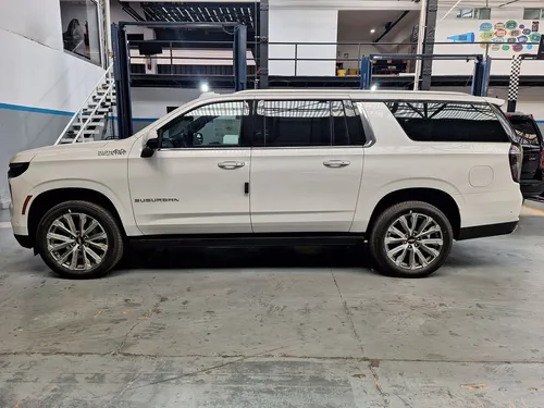 Chevrolet Suburban 6.2 V8 High Country At