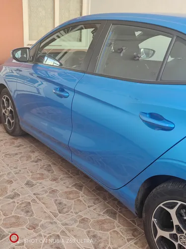 Híbrido Hatchback 1.5 Color Azul Automático